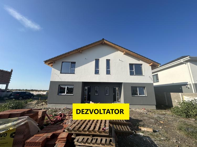 Duplex cu 4 camere cu Teren 252 Mp în Moșnița Veche