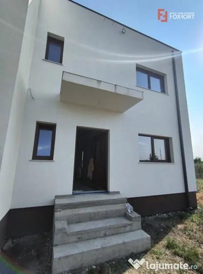 Casă cu 5 camere cu Teren 222 Mp în Central