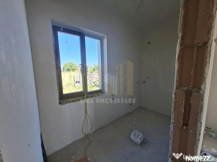 Casă cu 4 camere cu Teren 500 Mp în Sânpetru