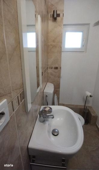Apartament cu 3 camere decomandat în Exterior Vest