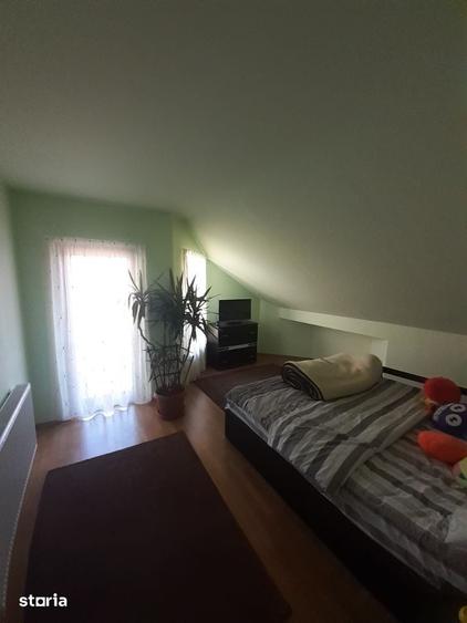 Casă cu 6 camere decomandat cu Teren 19200 Mp în Creaca