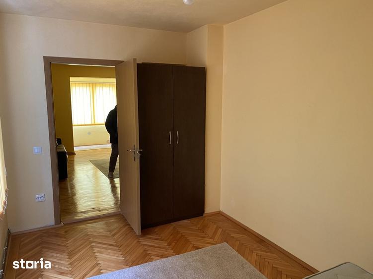 Apartament cu 2 camere semidecomandat în Trei Stejari