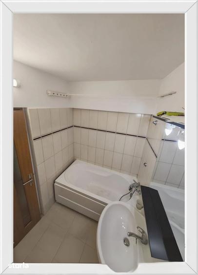 Ultracentral Targovi?te, etaj 2, vanzare apartament 3camere - 2