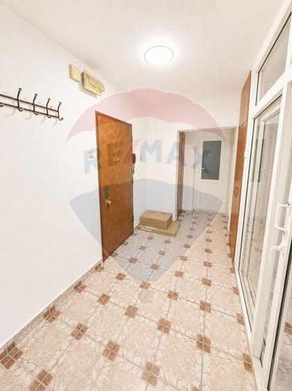 Apartament cu 2 camere decomandat în Octavian Goga