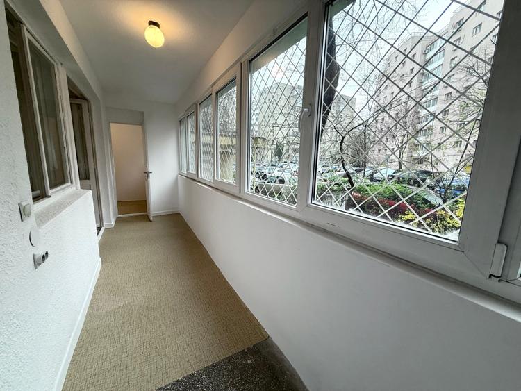 Apartament cu 3 camere semidecomandat în Lujerului