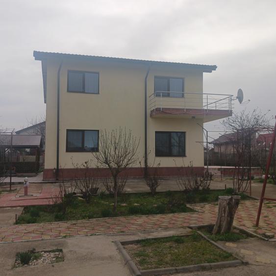 Casă individuală cu 4 camere cu Canalizare în Adunații-Copăceni