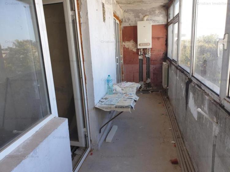 Apartament cu 3 camere semidecomandat în Viziru 1