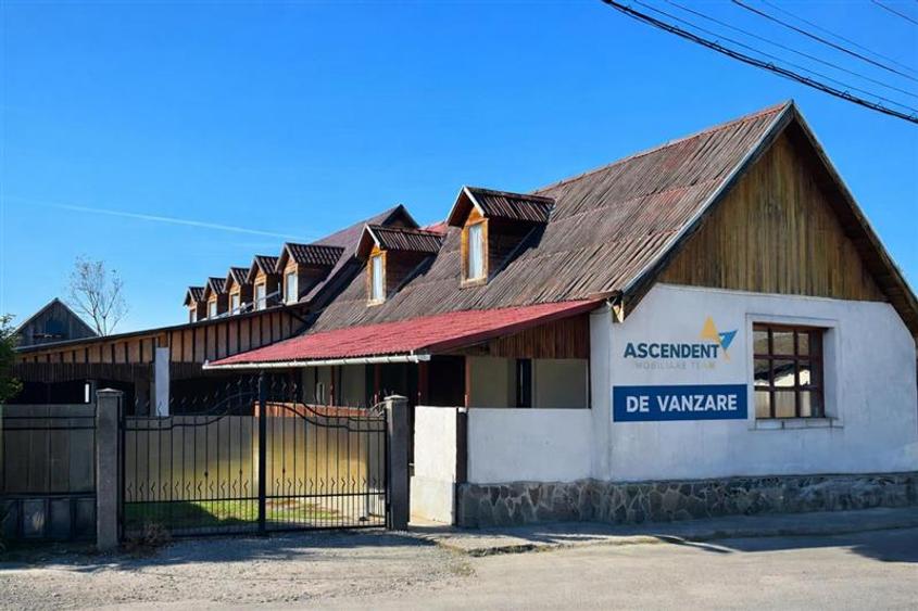 Casă individuală cu 11 camere cu Teren 1000 Mp în Bereni