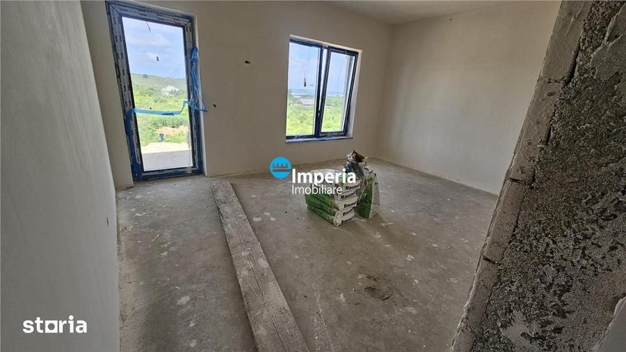 Casă cu 4 camere cu Teren 400 Mp în Granit