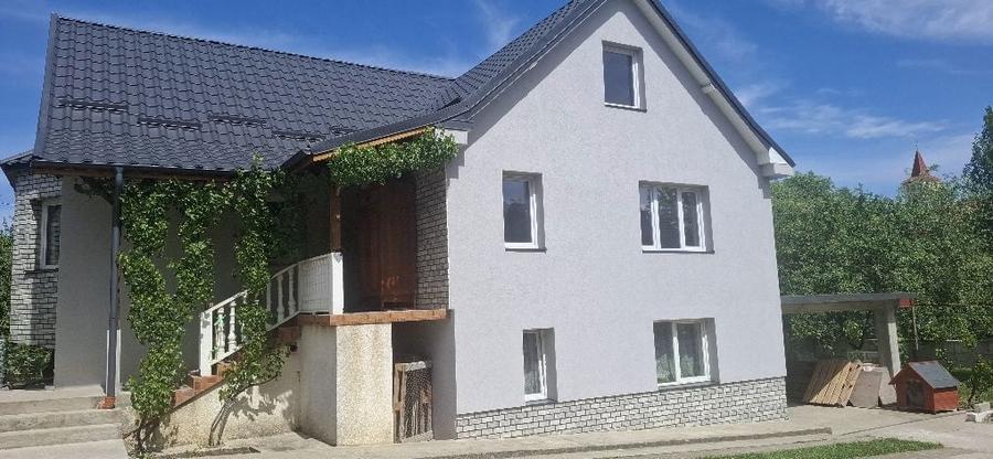 Casă cu 4 camere în Hereclean