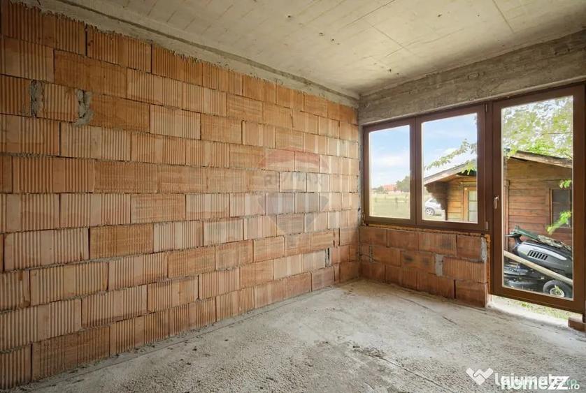 Casă cu 5 camere cu Teren 300 Mp în Fântânele