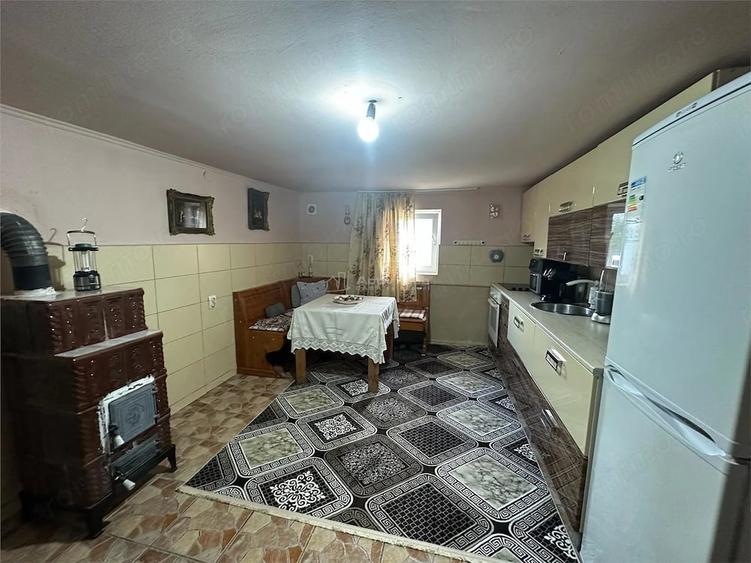 Casă cu 5 camere cu Teren 1500 Mp în Doclin