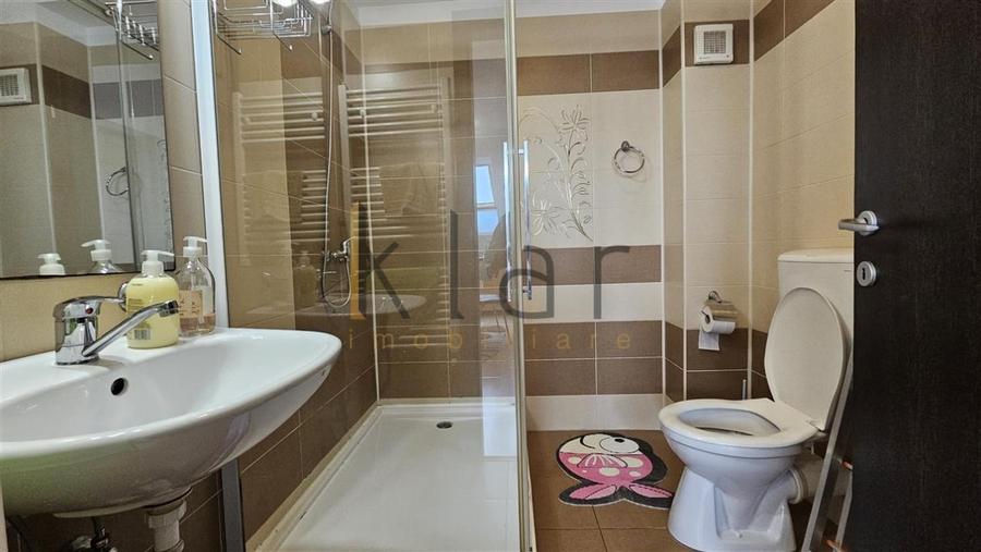 Apartament cu 4 camere semidecomandat, mobilat în Bună Ziua
