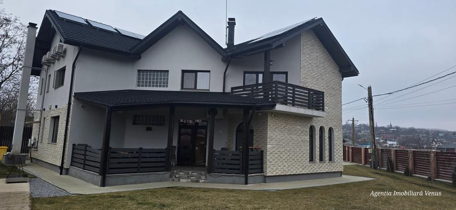 Casă cu 7 camere cu Teren 1100 Mp în Central