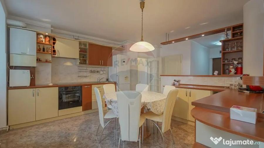 Apartament cu 3 camere decomandat în Griviței