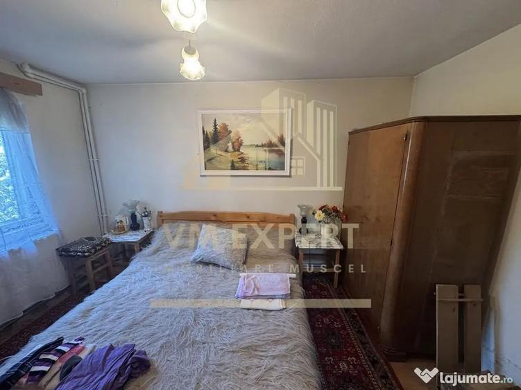 Casă cu 11 camere cu Teren 893 Mp în Lerești