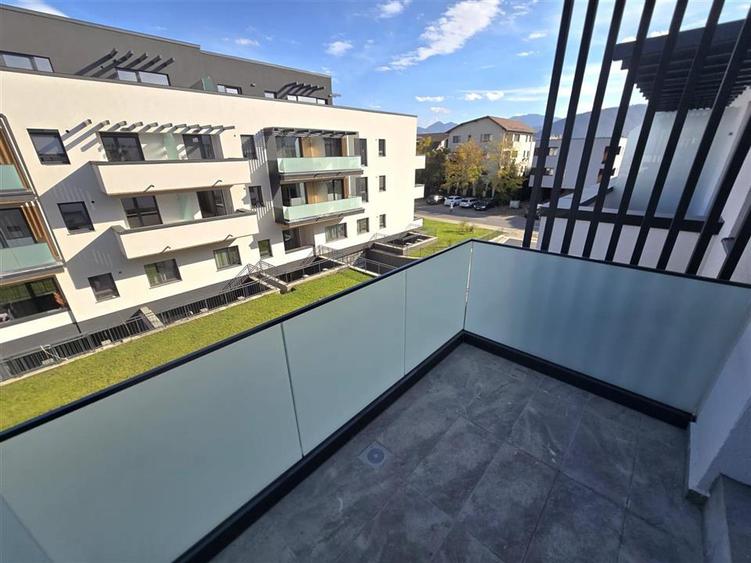 Apartament cu 2 camere decomandat, mobilat în Tractorul