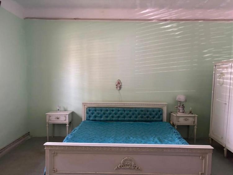 Casă individuală cu 3 camere cu Canalizare în Pârneava