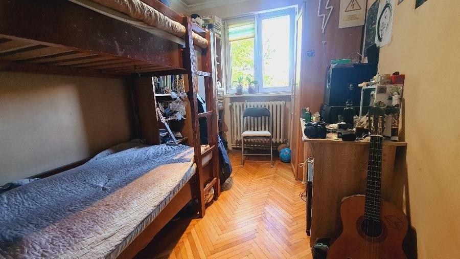Apartament cu 3 camere decomandat în Tudor