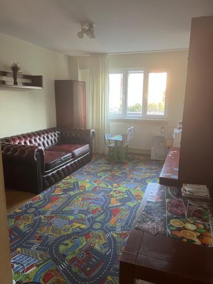 Apartament cu 2 camere semidecomandat în Berceni