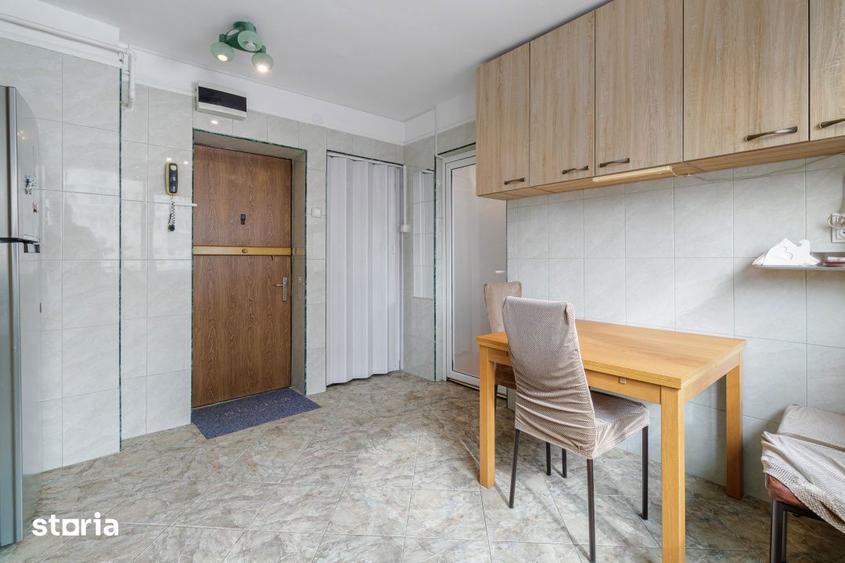 Apartament cu 3 camere semidecomandat, mobilat în Iancului