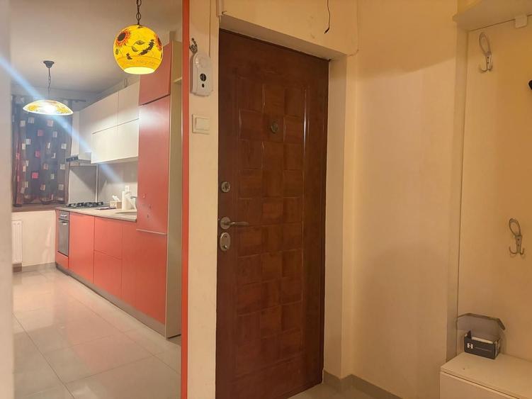 Apartament cu 2 camere semidecomandat, mobilat în Grivița