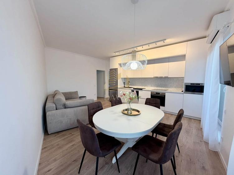 Apartament cu 3 camere semidecomandat, mobilat în Gară