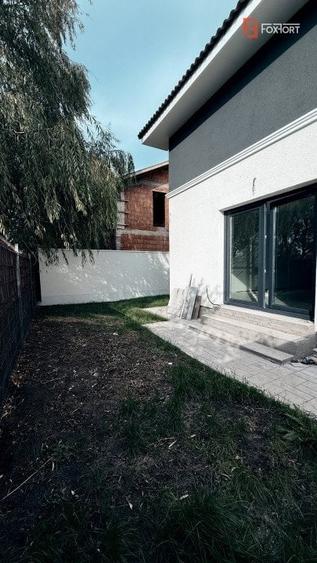 Duplex cu 3 camere cu Canalizare în Sânandrei