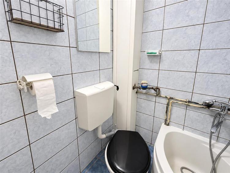 Garsonieră decomandată, mobilată în Vasile Aaron