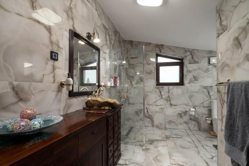 Casă individuală cu 6 camere cu Canalizare în Puchenii Mari
