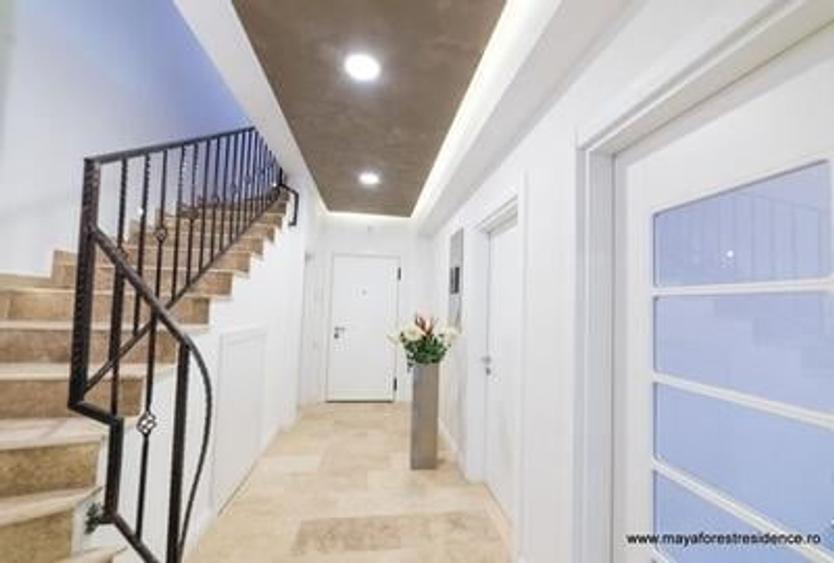 Duplex cu 7 camere cu Canalizare în Iancu Nicolae