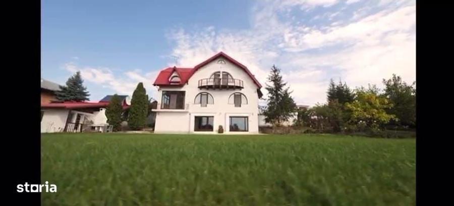 Casă cu 4 camere în Dumbrăveni