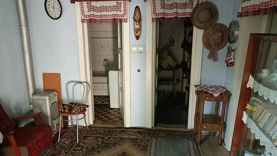 Casă cu 4 camere în Central