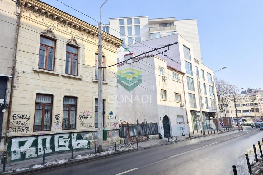 Casă individuală cu 6 camere cu Canalizare în Victoriei