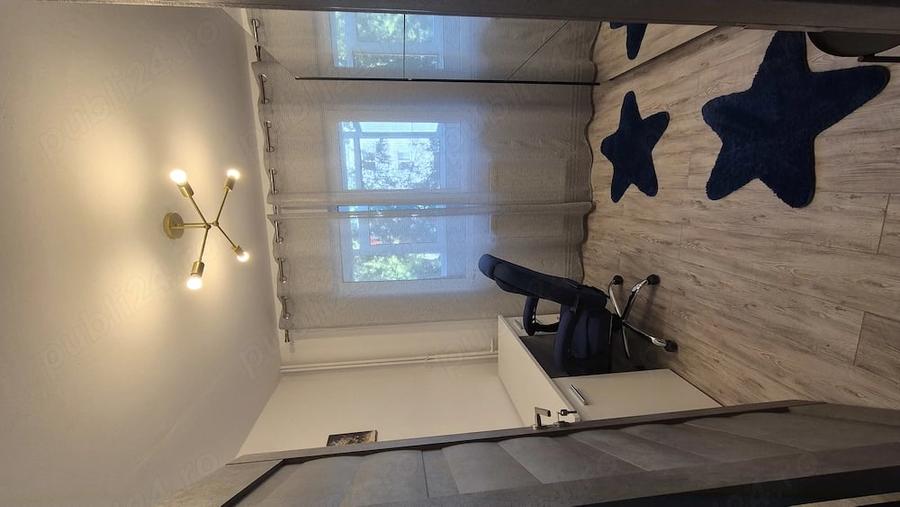 Apartament cu 4 camere decomandat în Central