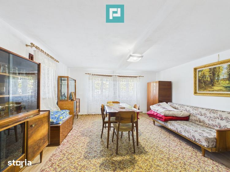 Casă cu 6 camere cu Teren 2877 Mp în Ineu