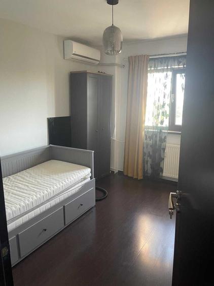 Apartament cu 4 camere semidecomandat în Brâncoveanu