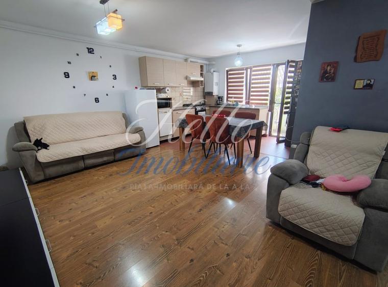 Apartament cu 3 camere semidecomandat, mobilat în Florești