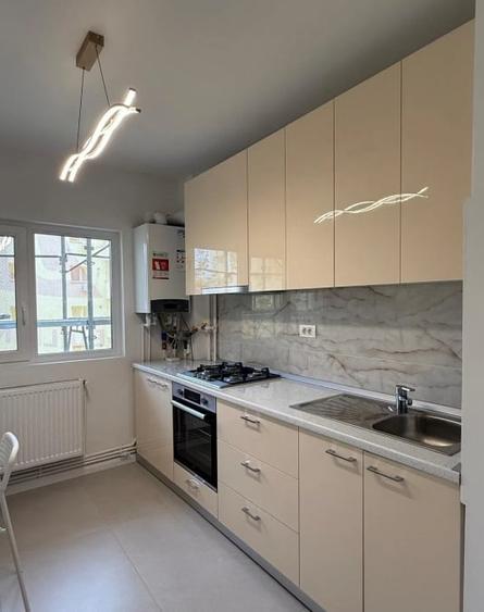 Apartament cu 2 camere decomandat, mobilat în Tei