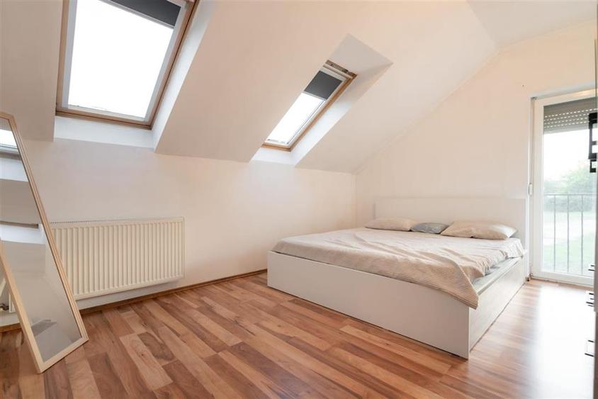 Apartament cu 3 camere decomandat în Paleu