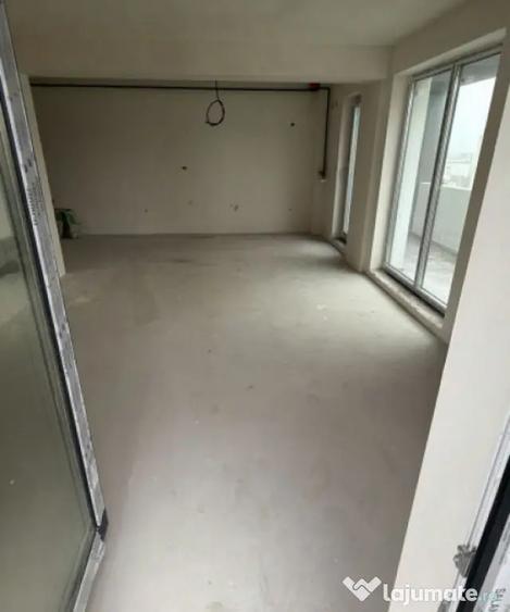 Apartament cu 2 camere decomandat în Tomis Plus