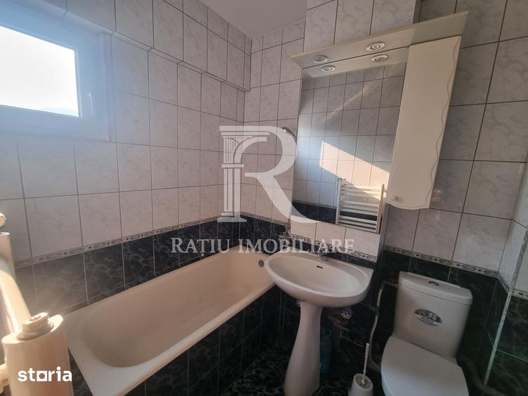 Apartament cu 3 camere, mobilat în Central