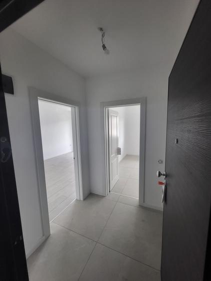 Apartament cu 2 camere decomandat în Vișani