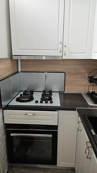 Apartament cu 3 camere semidecomandat în Lujerului