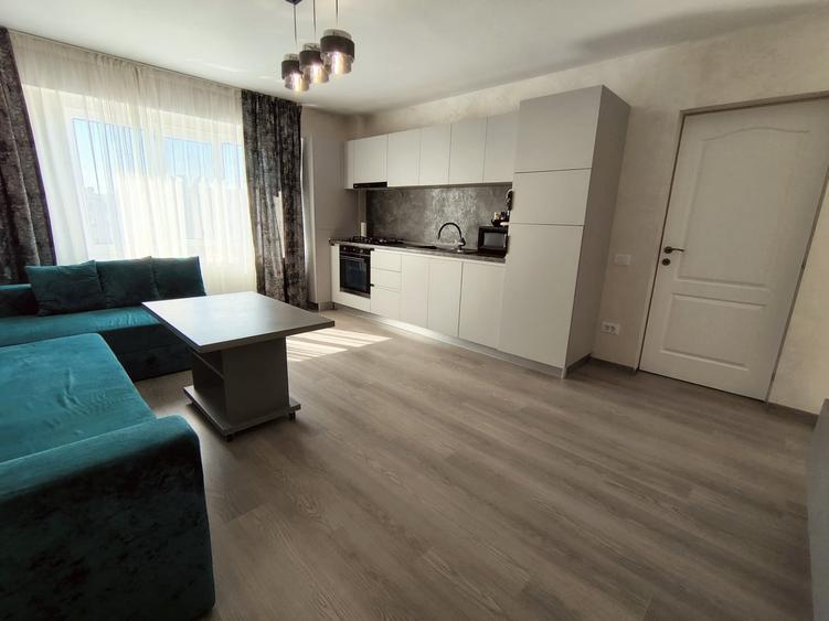 Apartament cu 3 camere, mobilat în Faleza Nord