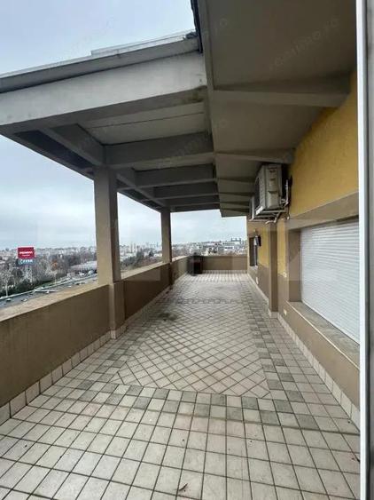 Apartament cu 3 camere semidecomandat în Nord
