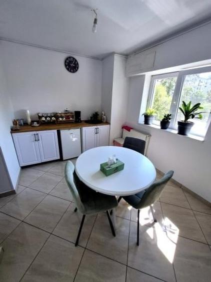 Apartament cu 4 camere decomandat, mobilat în Unirii