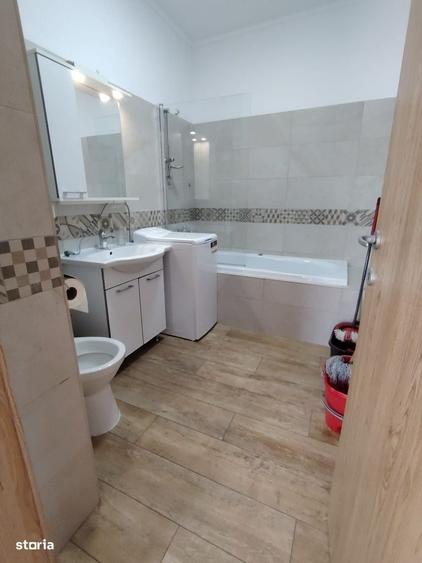 Apartament cu 3 camere semidecomandat în Florești
