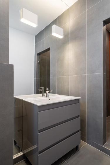 Apartament cu 4 camere, mobilat în Calea Victoriei