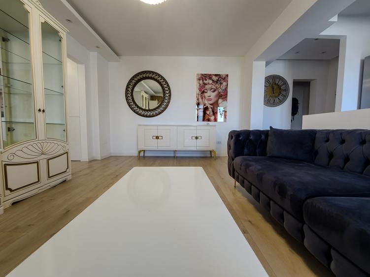 Apartament cu 2 camere semidecomandat, mobilat în P-ța Unirii